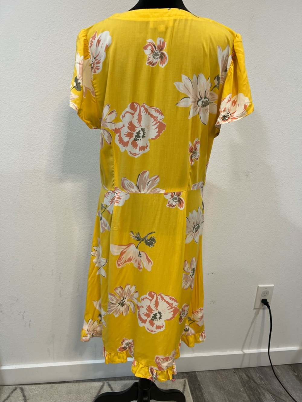 LOFT Outlet Yellow Floral Dress Size 12 Button Front Cottagecore Summer - Picture 6 of 6
